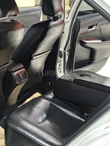 Toyota Camry-16