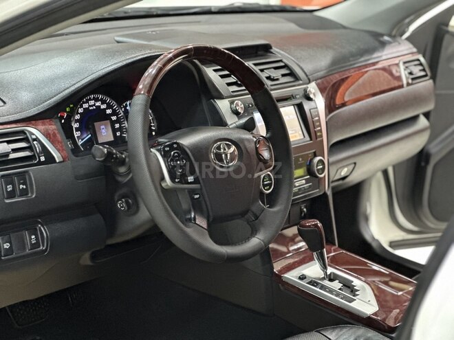 Toyota Camry-17