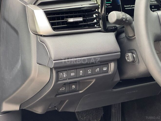 Toyota Camry-13