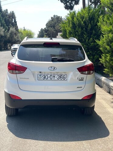 Hyundai ix35 2011, 240,000 km - 2.0 l - Salyan