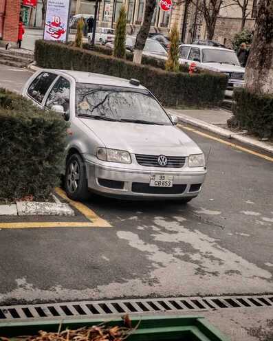 Volkswagen Polo 2000, 300,000 km - 1.4 l - Şəki
