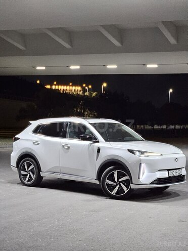 Changan  2024, 30,000 km - 1.5 л - Bakı