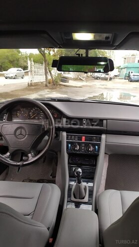 Mercedes E 200 1995, 500,589 km - 2.0 l - Bakı