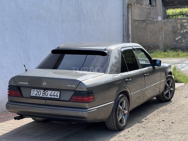 Mercedes E 220 1988, 453,000 km - 2.2 l - Gəncə