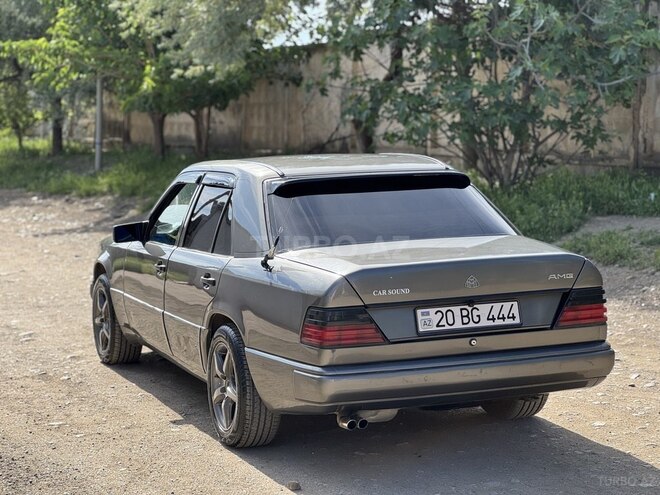 Mercedes E 220 1988, 453,000 km - 2.2 l - Gəncə