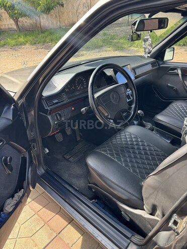 Mercedes E 220 1988, 453,000 km - 2.2 l - Gəncə