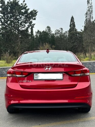 Hyundai Elantra-2