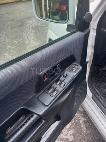 Mitsubishi Pajero io 2000, 250,000 km - 2.0 л - Ağdaş