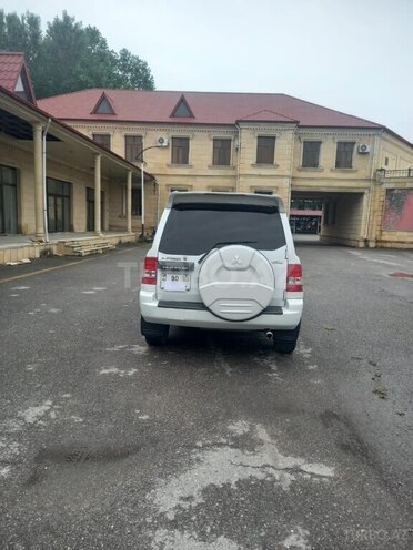Mitsubishi Pajero io 2000, 250,000 km - 2.0 л - Ağdaş