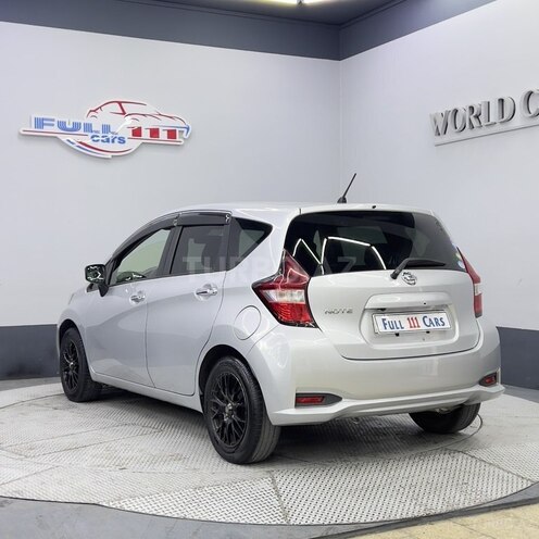 Nissan Note-5