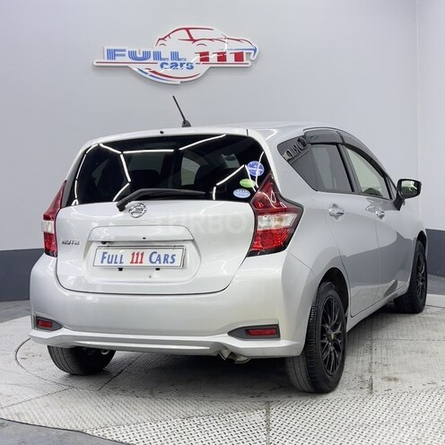 Nissan Note-7