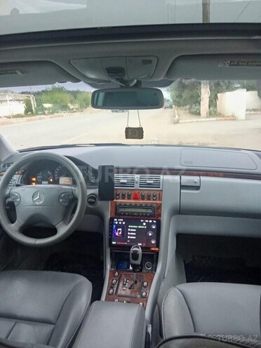 Mercedes E 320 2001, 275,000 km - 3.2 l - Sumqayıt