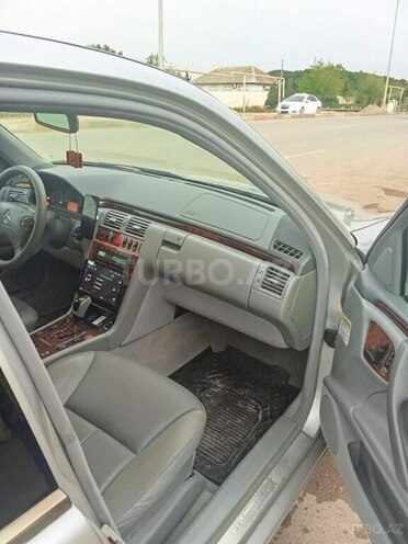 Mercedes E 320 2001, 275,000 km - 3.2 l - Sumqayıt