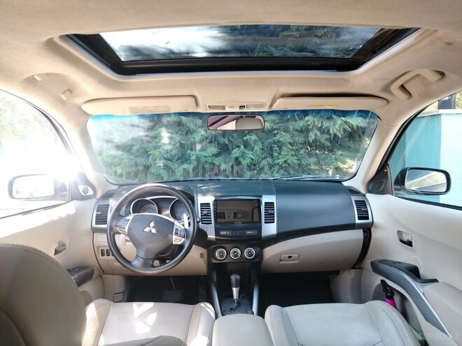 Mitsubishi Outlander 2008, 25,500 km - 3.0 l - Qazax