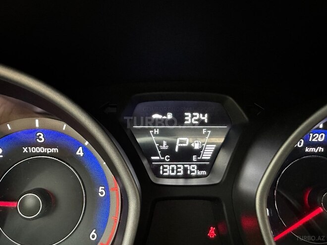 Hyundai Avante 2015, 130,000 km - 1.6 л - Bakı