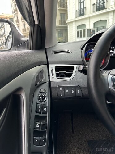 Hyundai Avante 2015, 130,000 km - 1.6 л - Bakı