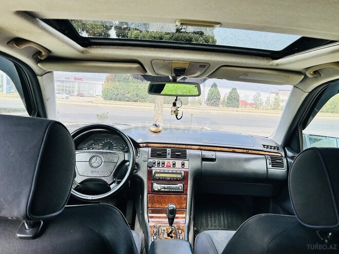 Mercedes E 240 1999, 210,000 km - 2.4 l - Gəncə