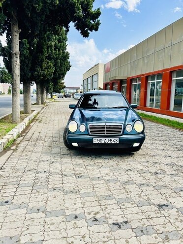 Mercedes E 240 1999, 210,000 km - 2.4 l - Gəncə