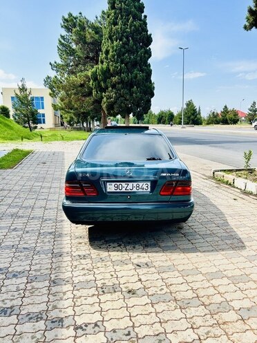 Mercedes E 240 1999, 210,000 km - 2.4 l - Gəncə