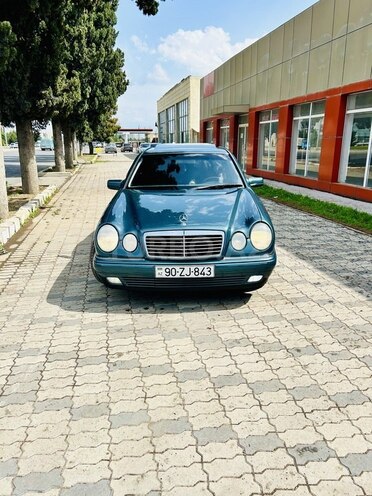 Mercedes E 240 1999, 210,000 km - 2.4 l - Gəncə