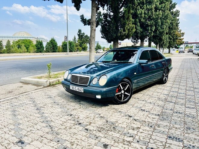 Mercedes E 240 1999, 210,000 km - 2.4 l - Gəncə