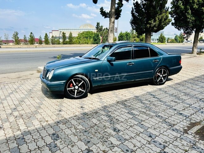 Mercedes E 240 1999, 210,000 km - 2.4 l - Gəncə
