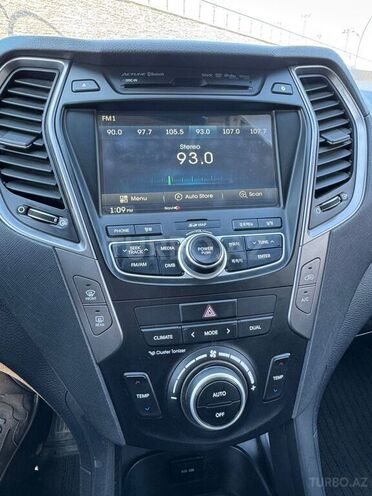 Hyundai Santa Fe-12