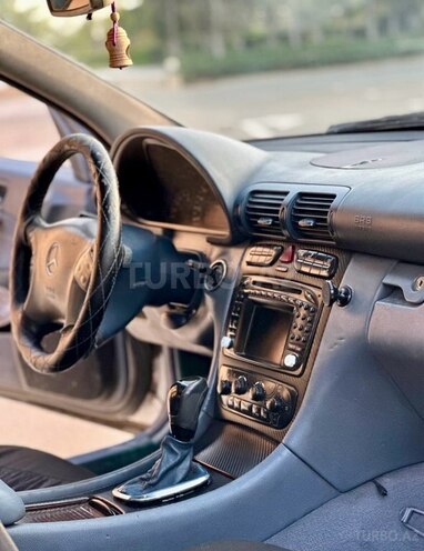 Mercedes C 220 d 2001, 214,365 km - 2.2 l - Bakı