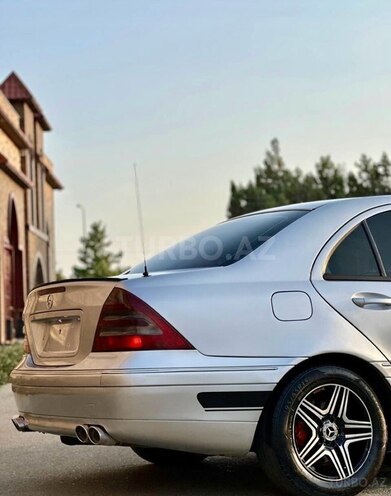 Mercedes C 220 d 2001, 214,365 km - 2.2 l - Bakı