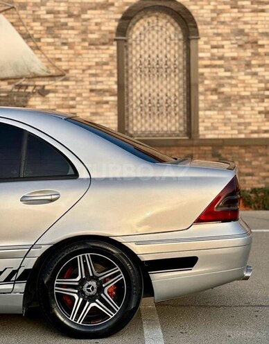 Mercedes C 220 d 2001, 214,365 km - 2.2 l - Bakı