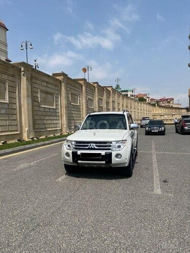 Mitsubishi Pajero 2011, 234,000 km - 3.5 л - Bakı