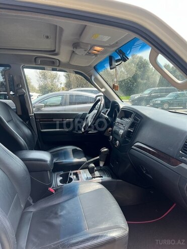 Mitsubishi Pajero 2011, 234,000 km - 3.5 л - Bakı
