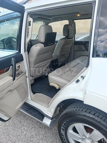 Mitsubishi Pajero 2008, 325,000 km - 3.0 l - Bakı