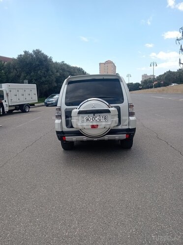 Mitsubishi Pajero 2008, 325,000 km - 3.0 l - Bakı
