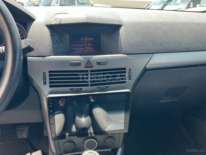 Opel Astra 2004, 250,000 km - 1.4 l - Gəncə