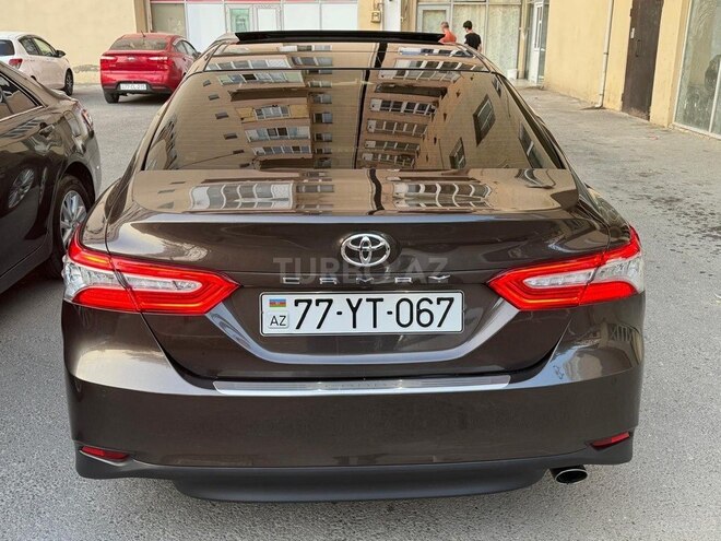 Toyota Camry-5