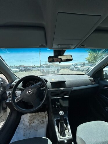 Opel Astra 2004, 250,000 km - 1.4 l - Gəncə