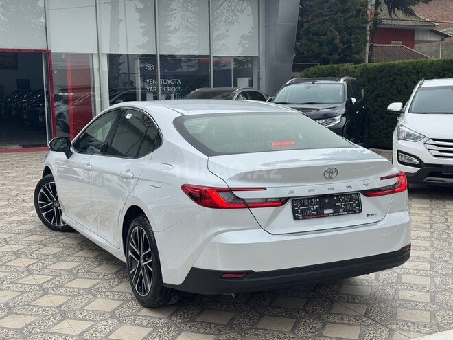 Toyota Camry-5