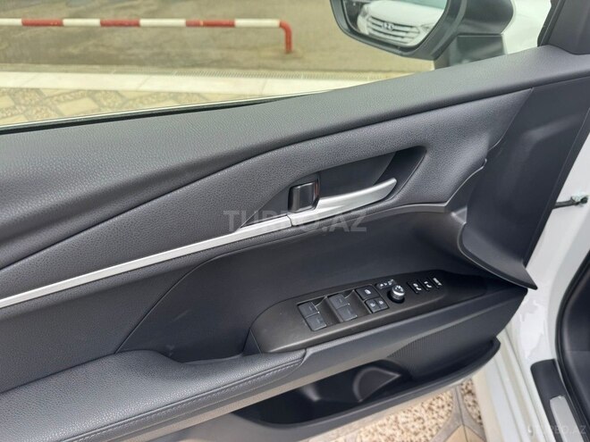 Toyota Camry-12