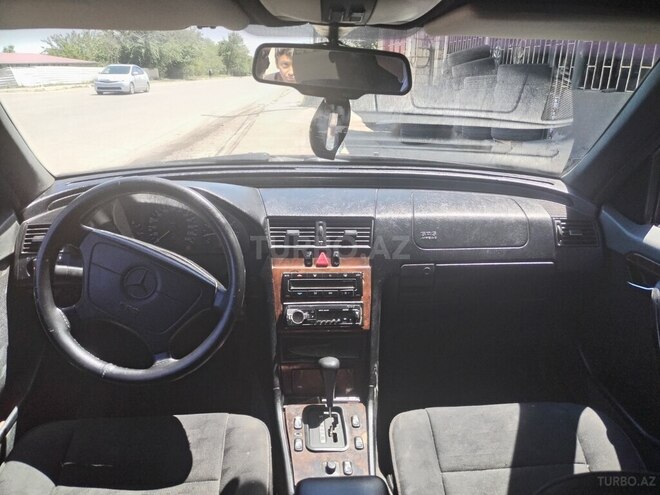 Mercedes C 200 1995, 194,692 km - 2.0 l - Tovuz