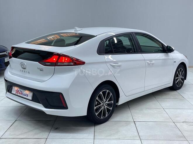 Hyundai IONIQ-8