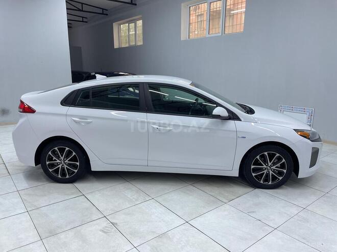 Hyundai IONIQ-4