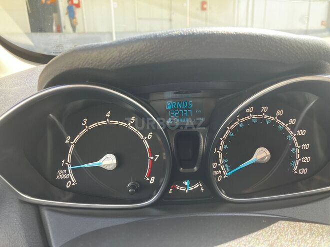 Ford Fiesta 2015, 132,737 km - 1.6 л - Bakı