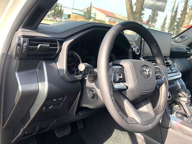 Toyota Land Cruiser-15