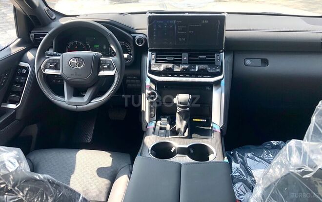Toyota Land Cruiser-19