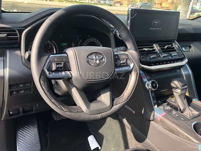 Toyota Land Cruiser-16