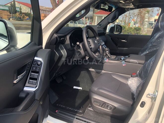 Toyota Land Cruiser-10