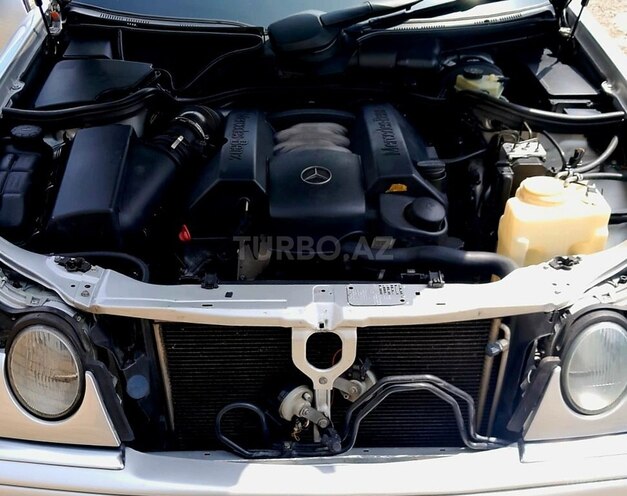 Mercedes E 240 1999, 246,000 km - 2.4 л - Gəncə