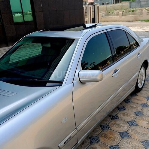 Mercedes E 240 1999, 246,000 km - 2.4 л - Gəncə