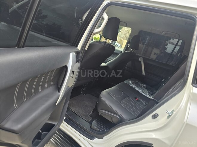 Toyota Land Cruiser Prado-11